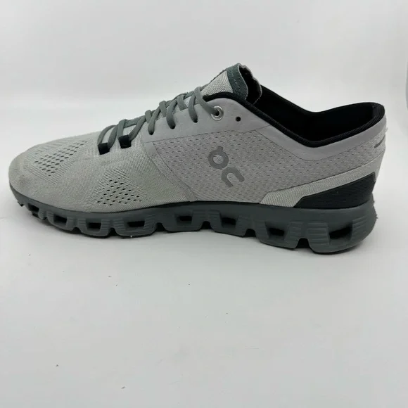 On Running Athletic Shoes in Gray and Dark Green Used - Picture 6 of 11